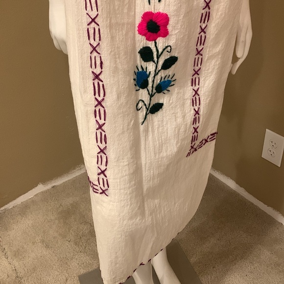 Mexican Embroidered Floral White Dress Unsized Fits XS Petite - Picture 4 of 14